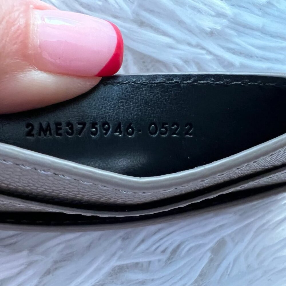 Saint Laurent Pebbled Leather Logo Card Case Grey - Picture 10 of 11